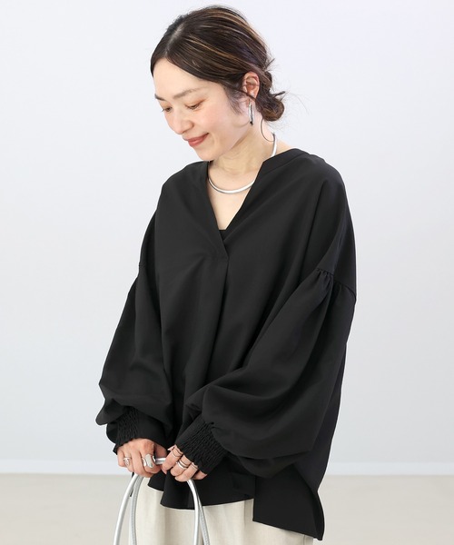 Aletta vita（アレッタビータ）の「ボウタイ付エステルローン後ろボタンブラウス（シャツ/ブラウス・レディース・オフホワイト/ブラック/ベージュ×ブラック/ブラック×ホワイト・FREE）」の9枚目の写真