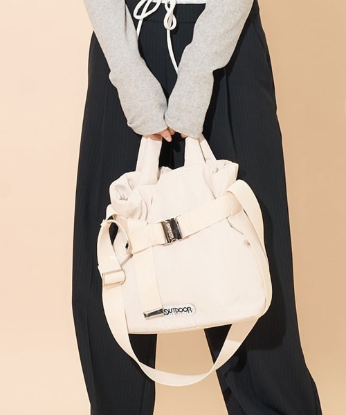 OUTDOOR PRODUCTS（アウトドアプロダクツ）の「【OUTDOOR PRODUCTS】2way Belt Tote [S]（ショルダーバッグ・レディース・ブラック/ホワイト/ブルー/シルバー/ブラウン/チャコール/オレンジ・S）」の2枚目の写真