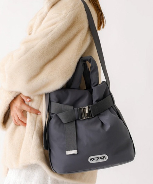 OUTDOOR PRODUCTS（アウトドアプロダクツ）の「【OUTDOOR PRODUCTS】2way Belt Tote [S]（ショルダーバッグ・レディース・ブラック/ホワイト/ブルー/シルバー/ブラウン/チャコール/オレンジ・S）」の4枚目の写真