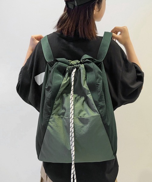 Miniministore(ミニミニストア)の「ナイロンリュック肩掛けバッグトートバッグ(バックパック/リュック・レディース・ブラック/アイボリー/パープル/グリーン/ダークベージュ/カーキ・FREE)」の6枚目の写真