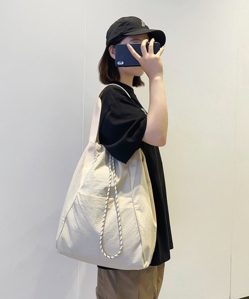 Miniministore(ミニミニストア)の「ナイロンリュック肩掛けバッグトートバッグ(バックパック/リュック・レディース・ブラック/アイボリー/パープル/グリーン/ダークベージュ/カーキ・FREE)」の13枚目の写真