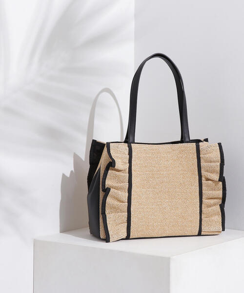 NATURAL BEAUTY BASIC(ナチュラルビューティーベーシック)の「◇サイドフリルPPトートバッグ(トートバッグ・レディース・ブラック系その他2/ブラック/オフホワイト・フリ-)」の3枚目の写真