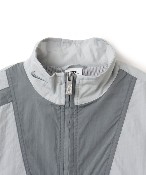 NIKE（ナイキ）の「NIKE AS W NSW STREET WVN JKT / ナイキ ウィメンズ NSW ストリート ウーウ゛ン ジャケト 【SP】（その他アウター・レディース・グレー/ブルー・S/M/L）」の7枚目の写真