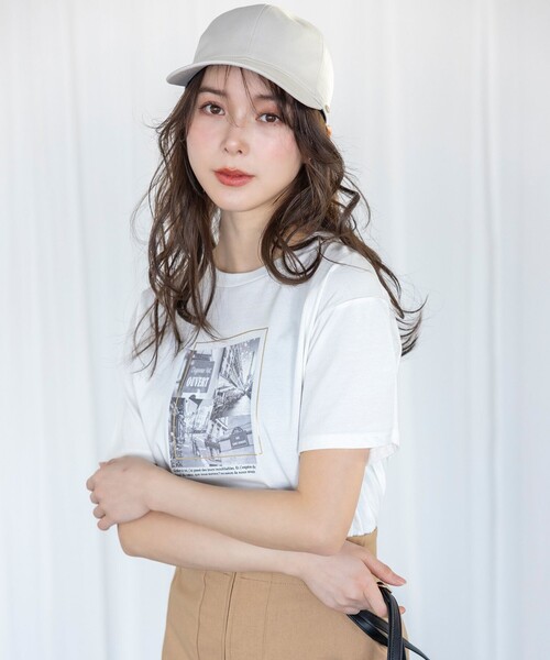 ANY SIS（エニィスィス）の「【洗える】アソートロゴ Tシャツ（Tシャツ/カットソー・レディース・ホワイト系/ホワイト系2/ホワイト系1/ブラック系/ブラック系1/ブラック系2・4）」の3枚目の写真