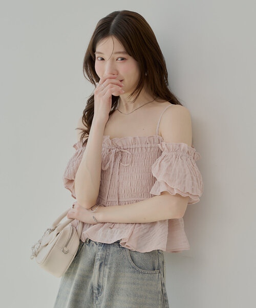 Chico（チコ）の「【マルチウェイ】シャーリングリボンオフショルトップス（シャツ/ブラウス・レディース・ブルー/ネイビー/ホワイト/ピンク・FREE）」の7枚目の写真