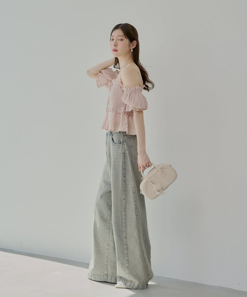 Chico（チコ）の「【マルチウェイ】シャーリングリボンオフショルトップス（シャツ/ブラウス・レディース・ブルー/ネイビー/ホワイト/ピンク・FREE）」の10枚目の写真