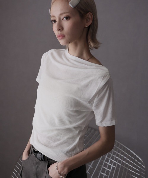 Ulysses(ユリシス)の「シアードレープカットソー(Tシャツ/カットソー・レディース・ホワイト/ブラック/パープル/ベージュ・L/M)」の5枚目の写真