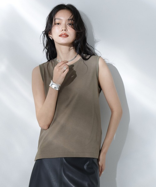 NANO universe（ナノユニバース）の「Anti Soaked(R) 汗染み防止ノースリーブTシャツ（Tシャツ/カットソー・レディース・ホワイト/ブラック/カーキ/チャコール・S/M）」の4枚目の写真