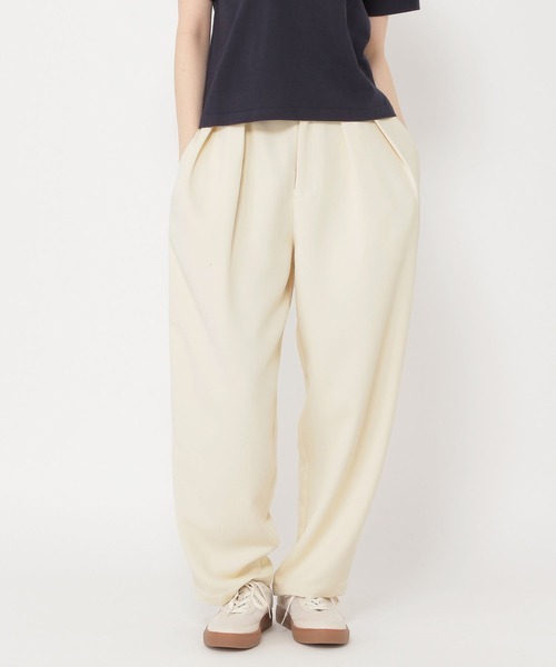 studio CLIP（スタディオクリップ）の「【daily CLIP】TRタックカーブスラックス（スラックス・レディース・ベージュ/チャコール/アイボリー・MEDIUM/LARGE）」の15枚目の写真