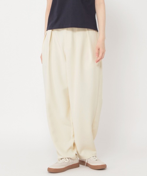 studio CLIP（スタディオクリップ）の「【daily CLIP】TRタックカーブスラックス（スラックス・レディース・ベージュ/チャコール/アイボリー・MEDIUM/LARGE）」の17枚目の写真