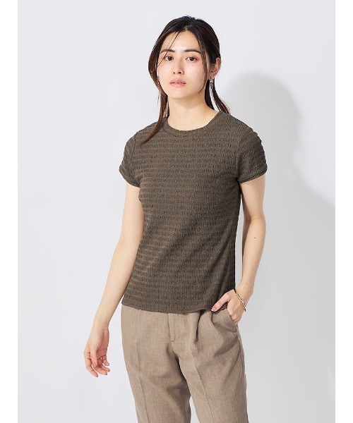 Perfect Suit FActory(パーフェクトスーツファクトリー)の「クラッシュジャガード キャップスリーブブラウス(Tシャツ/カットソー・レディース・オフホワイト/ダークブラウン/ブラック/チャコールグレー・S/M/L)」の4枚目の写真