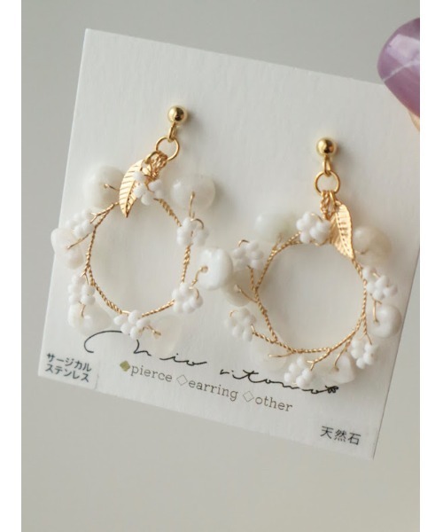 tone(トーン)の「【mio ritomo】天然石のリースピアス(MA)(ピアス(両耳用)・レディース・ホワイト/ブラウン/パープル/ゴールド/クリア・FREE)」の9枚目の写真