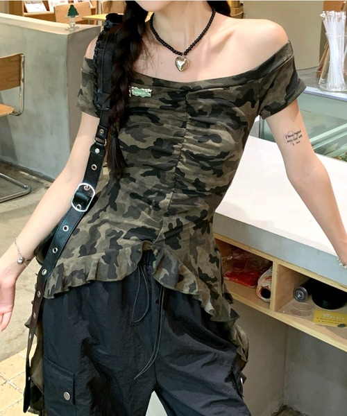 は*な様 oriens ホットフィットフリルタンクトップ　迷彩柄 セール】迷彩柄裾フリルギャザートップス（Tシャツ/カットソー