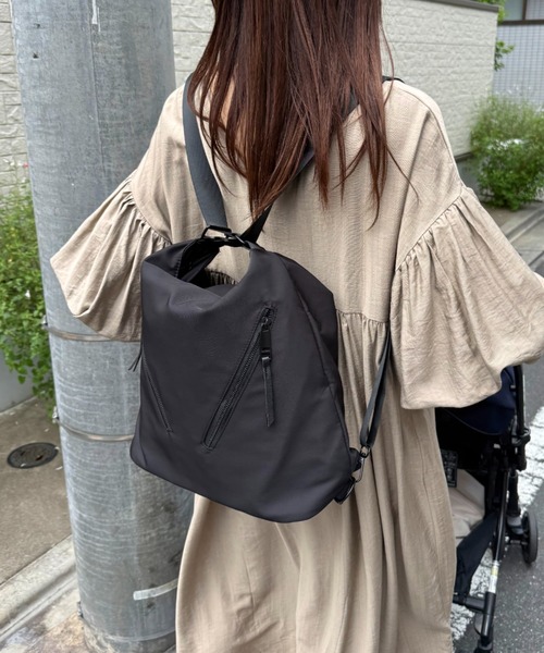 MYMOOD.(マイムード)の「【マザーズバッグ】2WAYで使える♪ナイロントートバッグ バッグパック(マザーズバッグ・レディース・ブラック/ブラック系その他・FREE)」の2枚目の写真