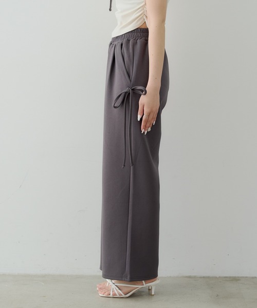 Chico(チコ)の「サイドリボンデザインルーズスウェットパンツ(スウェットパンツ・レディース・オートミール/グレー/チャコールグレー・SMALL/MEDIUM)」の12枚目の写真