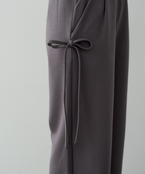 Chico(チコ)の「サイドリボンデザインルーズスウェットパンツ(スウェットパンツ・レディース・オートミール/グレー/チャコールグレー・SMALL/MEDIUM)」の8枚目の写真