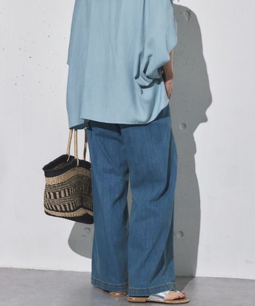 Doux archives（ドゥアルシーヴ）の「ワイドベイカーデニムパンツ（デニムパンツ・レディース・サックスブルー/ダークブルー/ブルー・36/38）」の18枚目の写真