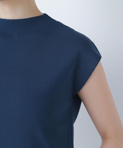 NATURAL BEAUTY BASIC（ナチュラルビューティーベーシック）の「◇総針ベーシックシリーズ モックネックニット（ニット/セーター・レディース・ブラック/オフホワイト/ダークグリーン/ダークブルー/ベージュ/ダークブラウン・FREE）」の8枚目の写真