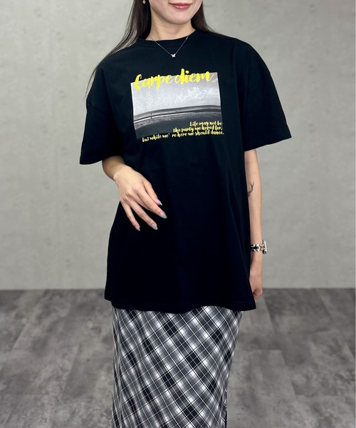 Per sist ence(パーシエンス)の「天竺フォトプリント×ロゴオーバーサイズTシャツ(Tシャツ/カットソー・レディース・ホワイト×ブルー/ホワイト×レッド/ブラック×イエロー・ONE SIZE)」の6枚目の写真