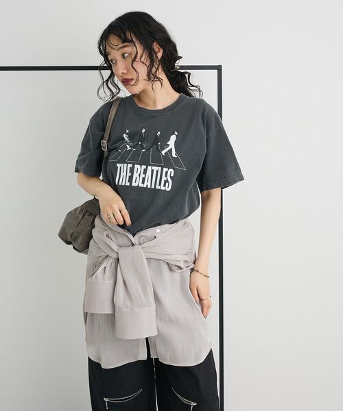 The Beatles（ザビートルズ）の「BEATLES TEE【ユニセックス】（Tシャツ/カットソー・レディース・チャコールグレー・FREE）」の2枚目の写真