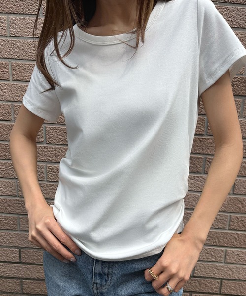 LOWO(ロワ)の「綿混サイドギャザーTシャツ カットソー(Tシャツ/カットソー・レディース・ホワイト/ブラック・FREE)」の2枚目の写真