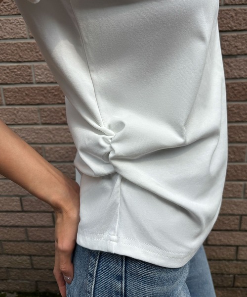 LOWO(ロワ)の「綿混サイドギャザーTシャツ カットソー(Tシャツ/カットソー・レディース・ホワイト/ブラック・FREE)」の5枚目の写真