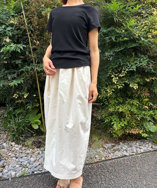 LOWO(ロワ)の「綿混サイドギャザーTシャツ カットソー(Tシャツ/カットソー・レディース・ホワイト/ブラック・FREE)」の6枚目の写真