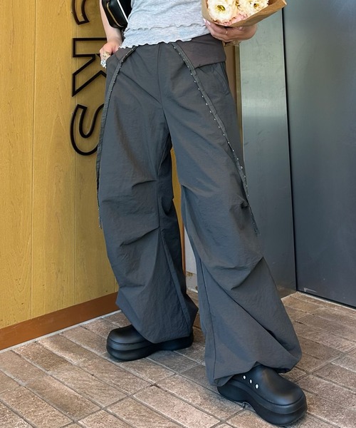 Alley Tokyo(アリートーキョー)の「コルセットパラシュートパンツ(その他パンツ・レディース・グレー/レッド/カーキ/ピンク/ブラック/ブラウン・FREE)」の5枚目の写真