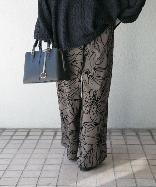 ITEMS URBANRESEARCH（アイテムズ アーバンリサーチ）の「イージーワイドストレートパンツ（その他パンツ・レディース・ドット/ブラウン/グリーン/ブラウン系その他・FREE）」の6枚目の写真