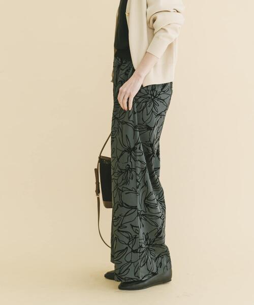 ITEMS URBANRESEARCH（アイテムズ アーバンリサーチ）の「イージーワイドストレートパンツ（その他パンツ・レディース・ドット/ブラウン/グリーン/ブラウン系その他・FREE）」の13枚目の写真