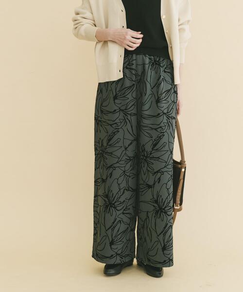 ITEMS URBANRESEARCH（アイテムズ アーバンリサーチ）の「イージーワイドストレートパンツ（その他パンツ・レディース・ドット/ブラウン/グリーン/ブラウン系その他・FREE）」の15枚目の写真