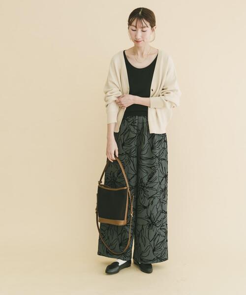 ITEMS URBANRESEARCH（アイテムズ アーバンリサーチ）の「イージーワイドストレートパンツ（その他パンツ・レディース・ドット/ブラウン/グリーン/ブラウン系その他・FREE）」の17枚目の写真