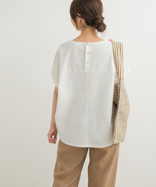 URBAN RESEARCH DOORS(アーバンリサーチドアーズ)の「リネンタッチBACKボタンプルオーバー(Tシャツ/カットソー・レディース・ベージュ系その他/チャコールグレー/オフホワイト・MEDIUM)」の13枚目の写真