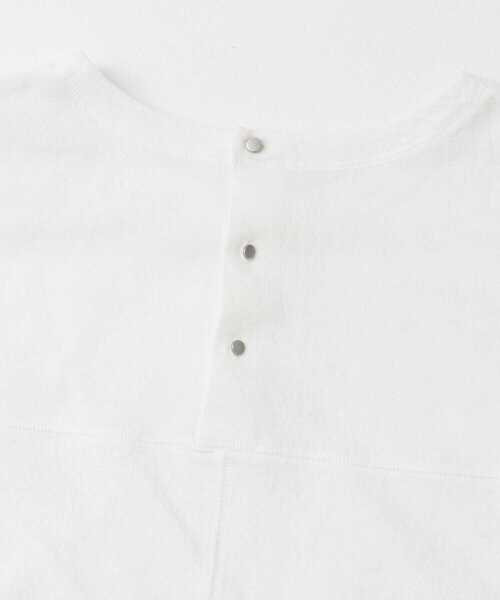 URBAN RESEARCH DOORS(アーバンリサーチドアーズ)の「リネンタッチBACKボタンプルオーバー(Tシャツ/カットソー・レディース・ベージュ系その他/チャコールグレー/オフホワイト・MEDIUM)」の7枚目の写真