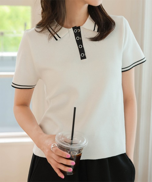 KOBE LETTUCE(コウベレタス)の「スナップボタンポロニットトップス(ニット/セーター・レディース・オフホワイト/ブラック/アイボリー系・M)」の1枚目の写真