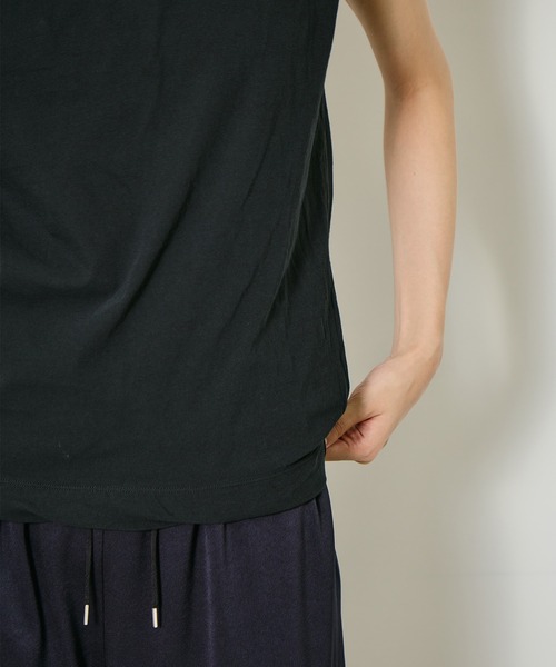 ATON(エイトン)の「【ATON/エイトン】FRESCA SINGLE JERSEY TANK TOP/スリーブレスカットソー/コットンノースリーブTシャツ(Tシャツ/カットソー・レディース・グリーン/ホワイト/ブラック/ベージュ/ピンク/サックスブルー・1)」の20枚目の写真