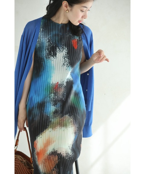 cawaii(カワイイ)の「着心地ラクなアートワークプリーツミディアムワンピース(ワンピース・レディース・ブルー・FREE)」の8枚目の写真