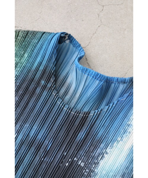 cawaii(カワイイ)の「着心地ラクなアートワークプリーツミディアムワンピース(ワンピース・レディース・ブルー・FREE)」の9枚目の写真