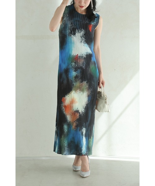 cawaii(カワイイ)の「着心地ラクなアートワークプリーツミディアムワンピース(ワンピース・レディース・ブルー・FREE)」の6枚目の写真