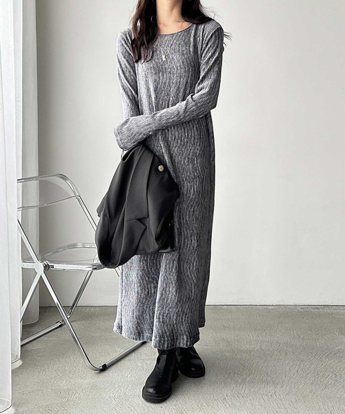 GeeRA(ジーラ)の「ベロアプリーツロングワンピース(ワンピース・レディース・グレー/ブラック・MEDIUM/LARGE/X-LARGE)」の1枚目の写真