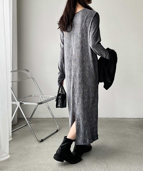 GeeRA(ジーラ)の「ベロアプリーツロングワンピース(ワンピース・レディース・グレー/ブラック・MEDIUM/LARGE/X-LARGE)」の11枚目の写真
