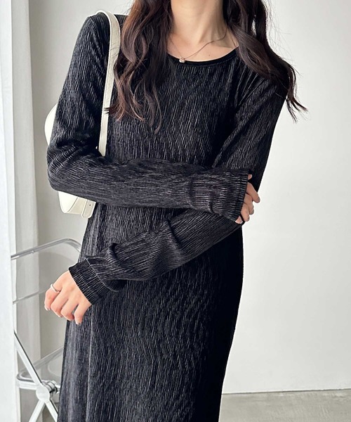 GeeRA(ジーラ)の「ベロアプリーツロングワンピース(ワンピース・レディース・グレー/ブラック・MEDIUM/LARGE/X-LARGE)」の14枚目の写真