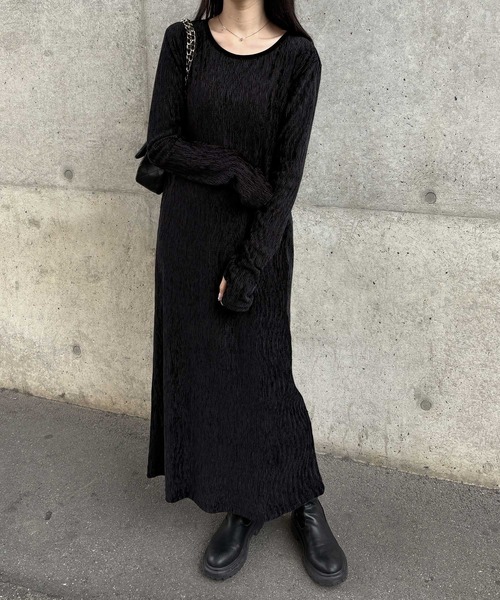 GeeRA(ジーラ)の「ベロアプリーツロングワンピース(ワンピース・レディース・グレー/ブラック・MEDIUM/LARGE/X-LARGE)」の16枚目の写真