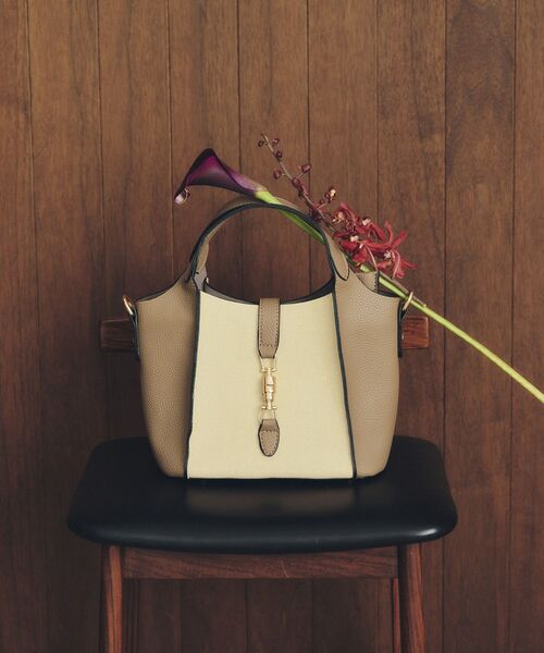 YECCA VECCA（イェッカヴェッカ）の「4wayミニバッグ（ハンドバッグ・レディース・イエロー/ボルドー/マスタード/シルバー系その他/ベージュ/ブラウン/ブラック・FREE）」の22枚目の写真