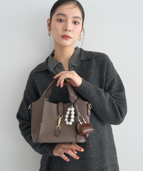 YECCA VECCA（イェッカヴェッカ）の「4wayミニバッグ（ハンドバッグ・レディース・イエロー/ボルドー/マスタード/シルバー系その他/ベージュ/ブラウン/ブラック・FREE）」の9枚目の写真