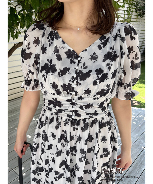 SNOOPY(スヌーピー)の「PEANUTS 花柄フレアワンピース(ワンピース・レディース・ブラック/オフホワイト・FREE)」の22枚目の写真