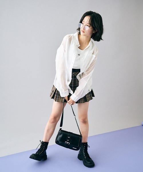 LOVETOXIC（ラブトキシック）の「フラップショルダーバッグ（ショルダーバッグ・キッズ・ブラック/シルバー/アイボリー・F）」の13枚目の写真