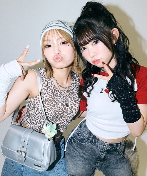 LOVETOXIC（ラブトキシック）の「フラップショルダーバッグ（ショルダーバッグ・キッズ・ブラック/シルバー/アイボリー・F）」の14枚目の写真