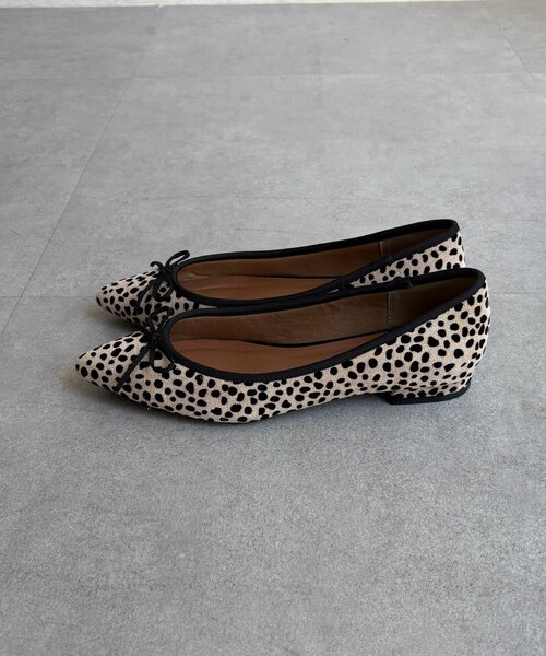 DouDou（ドゥドゥ）の「ポインテッドフラットシューズ（パンプス・レディース・ブラック/ライトベージュ・24.5cm/24cm/23cm/23.5cm）」の6枚目の写真