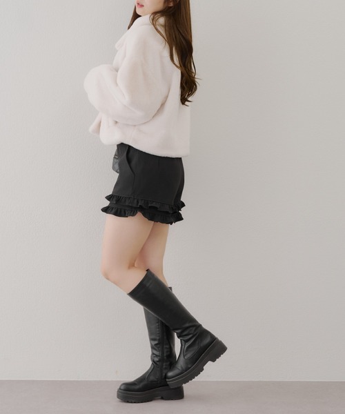 continuer de NICE CLAUP（コンティニューデナイスクラップ）の「キラキラ釦ファーブルゾン（ブルゾン・レディース・ブラック/ピンクベージュ/アイボリー・FREE）」の15枚目の写真